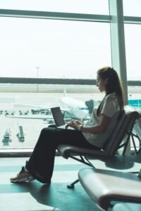 Book cheap flights online with the best sites and tips for affordable airfare worldwide β USA, UK, Europe, Asia travel deals 2025